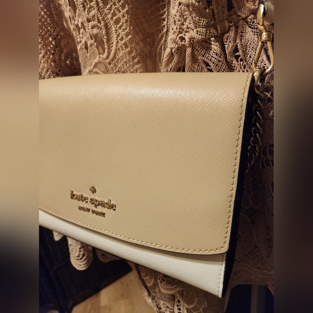 Kate Spade Beige and White Crossbody Bag - Picture 2 of 9